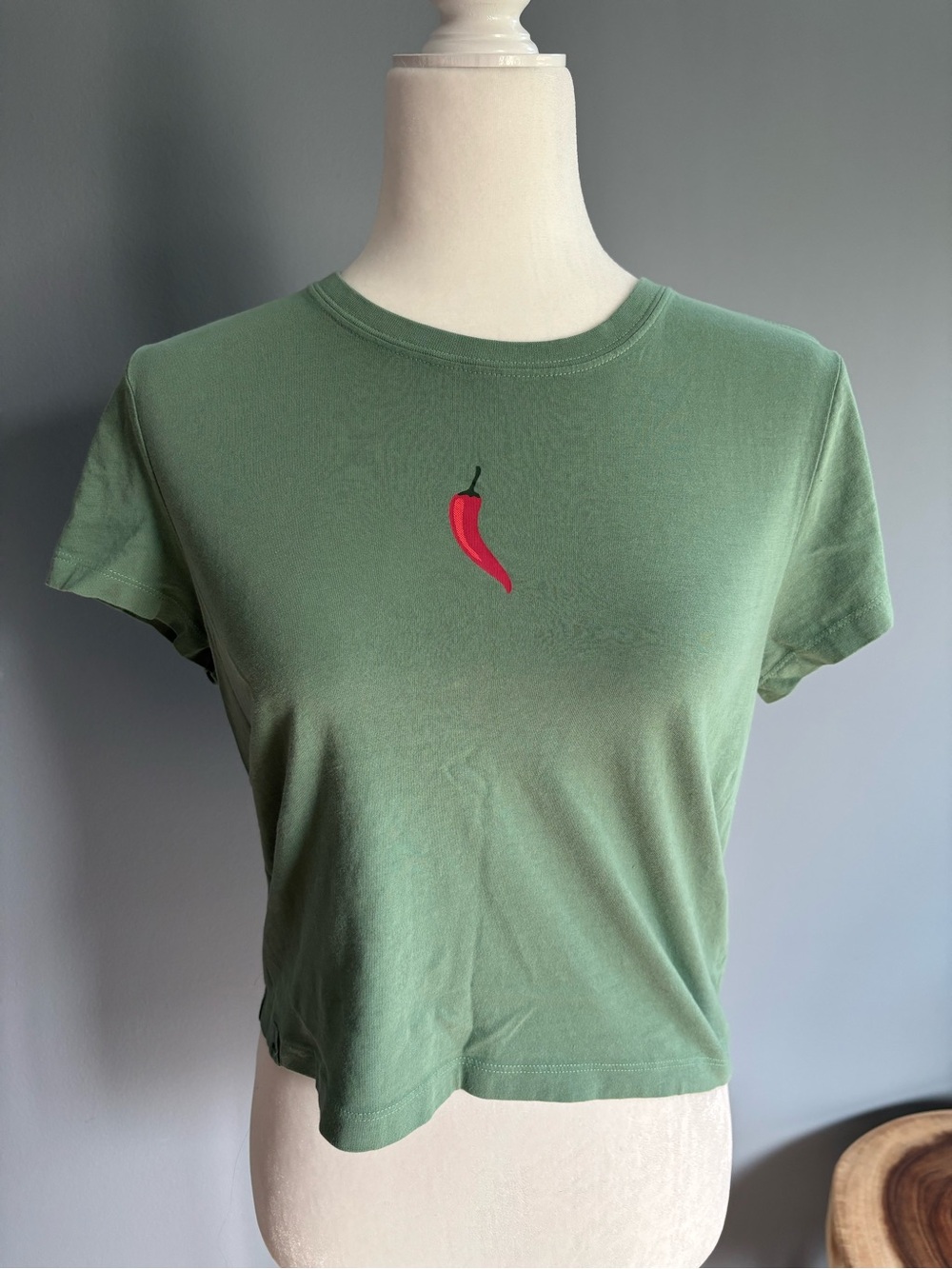 NWOT Life Is Good Olive Green Cropped Tee with Red Chili Graphic